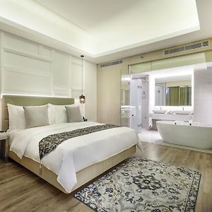 Vertu Suite Room